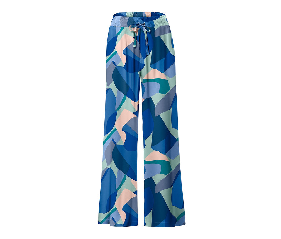Eine Relaxhose mit blauem Muster.