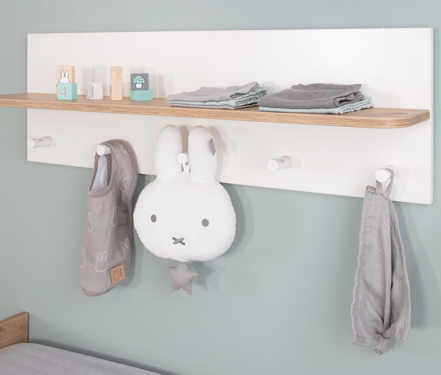 roba Wandgarderobe »Ava« mit Spielzeug, Stoffen und Kleidung.