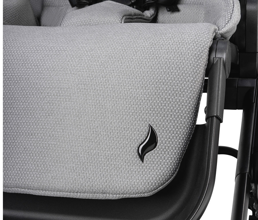 Detailansicht des grauen Osann Kombi-Kinderwagens Juntos.