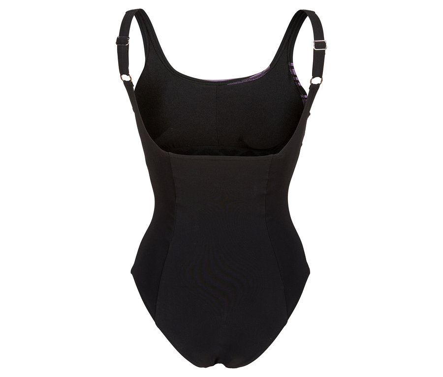Schwarzer Badeanzug mit verstellbaren Trägern, von hinten fotografiert.