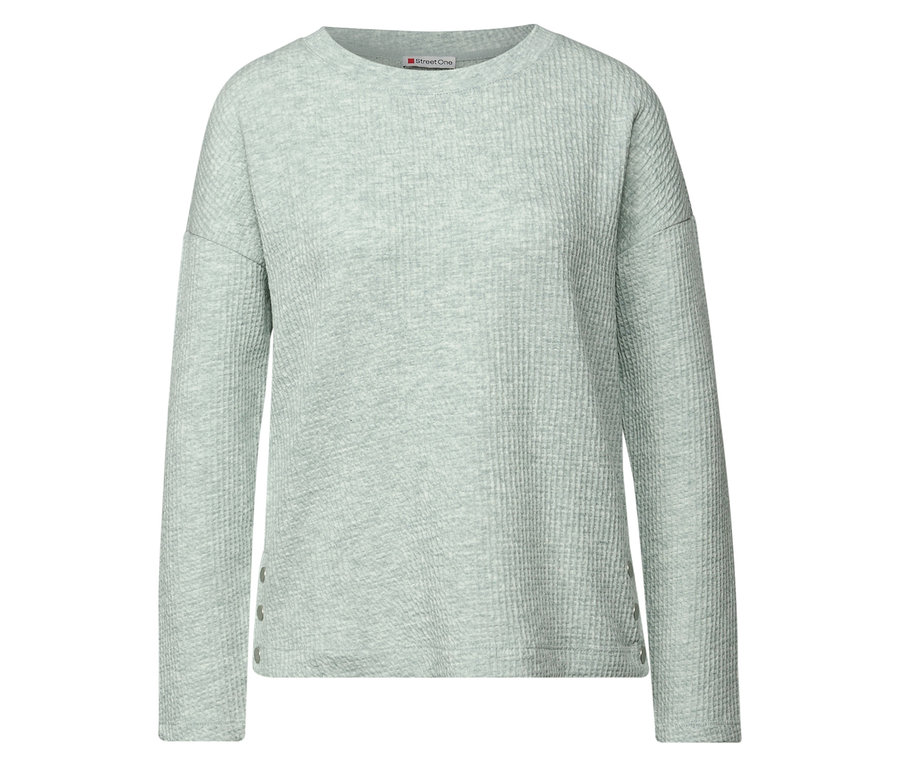 Hellblaues Street One Shirt mit Struktur.