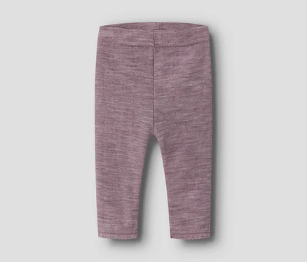 Mauvefarbene Strick-Baby-Leggings mit dezentem Rautenmuster und geripptem Bund und Bündchen.