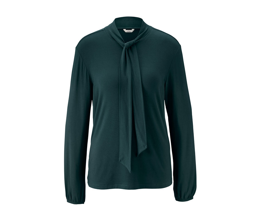 Grünes Schluppenshirt.
