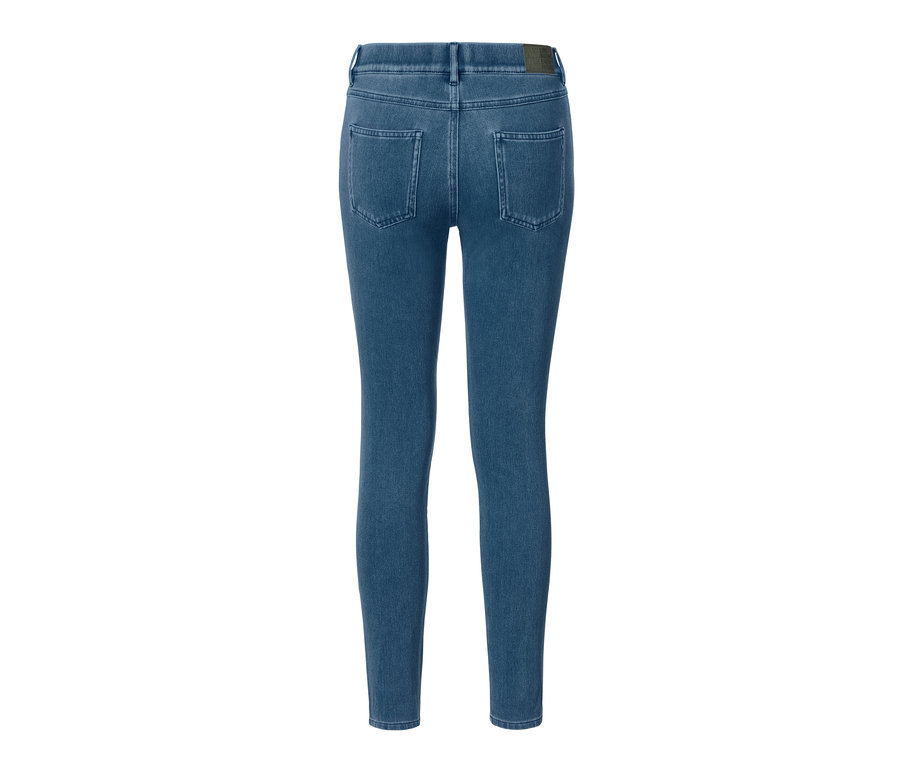 Blaue Jeggings von hinten.