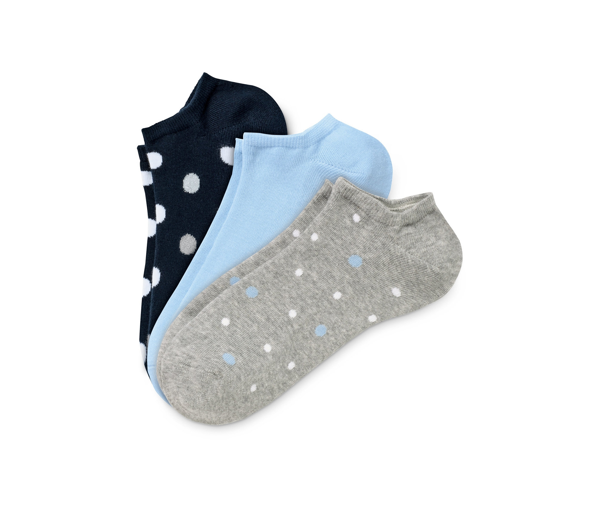 Drei Paar Sneakersocken: dunkelblau mit weißen Punkten, hellblau und grau mit blauen Punkten.