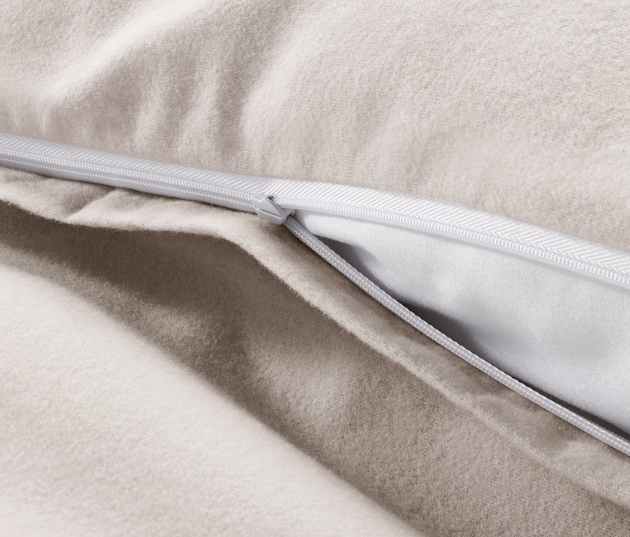 Nahaufnahme von zwei Biber-Kopfkissenbezügen.