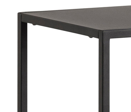 Detailaufnahme eines schwarzen Actona Regal »Newcastle«, halbhoch.