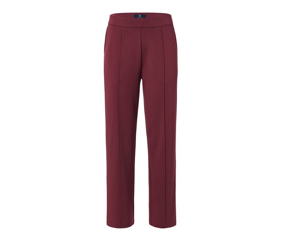 Eine bordeauxfarbene Joggpants mit Biese auf weißem Hintergrund.