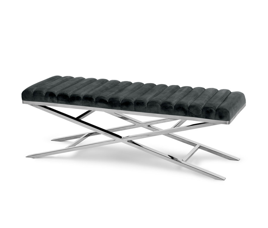 Eine schwarze Design-Bank mit Metallgestell.