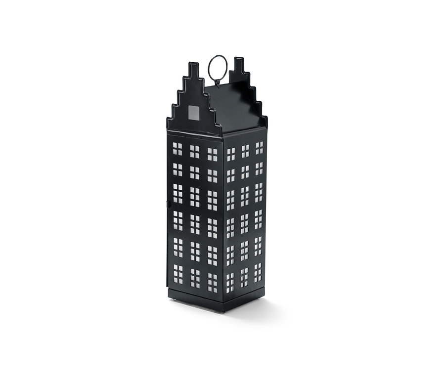 Eine schwarze LED-Outdoor-Zinkhaus-Laterne in Hausform.