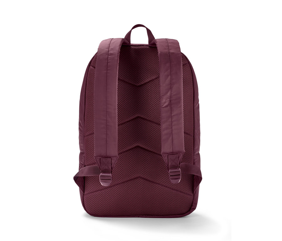 Detailaufnahme eines gesteppten Outdoor-Rucksacks.