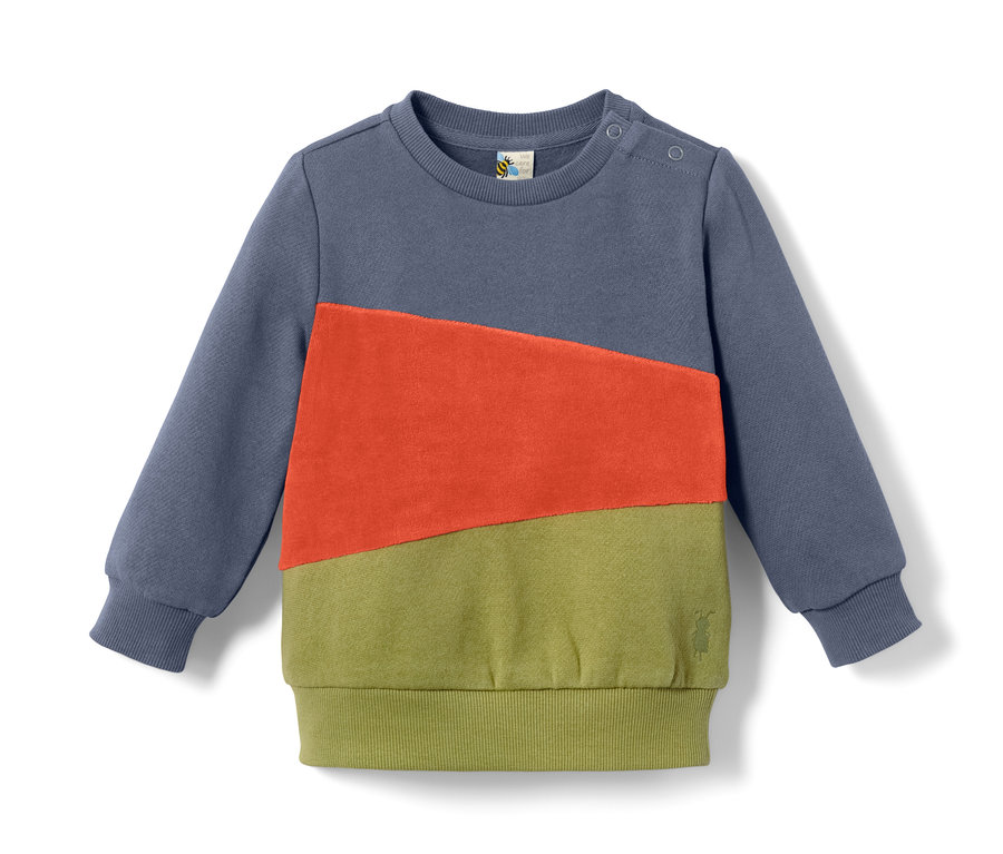 Blaues Kleinkind-Sweatshirt mit orangefarbenen und grünen Streifen.