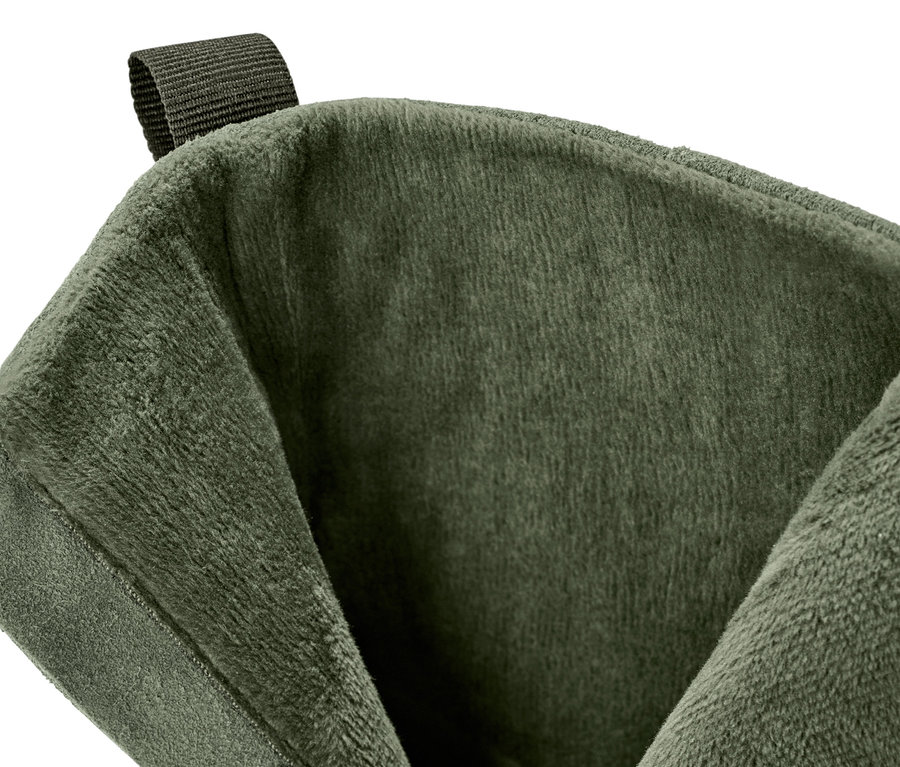 Detailansicht eines Veloursleder-Boots.