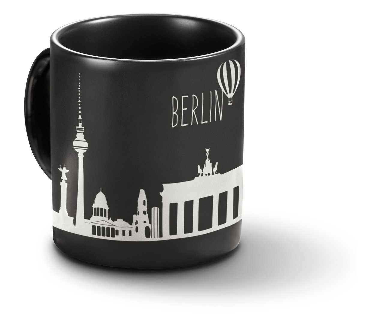 Schwarzer Kaffeebecher Berlin mit weißem Aufdruck Berliner Sehenswürdigkeiten.