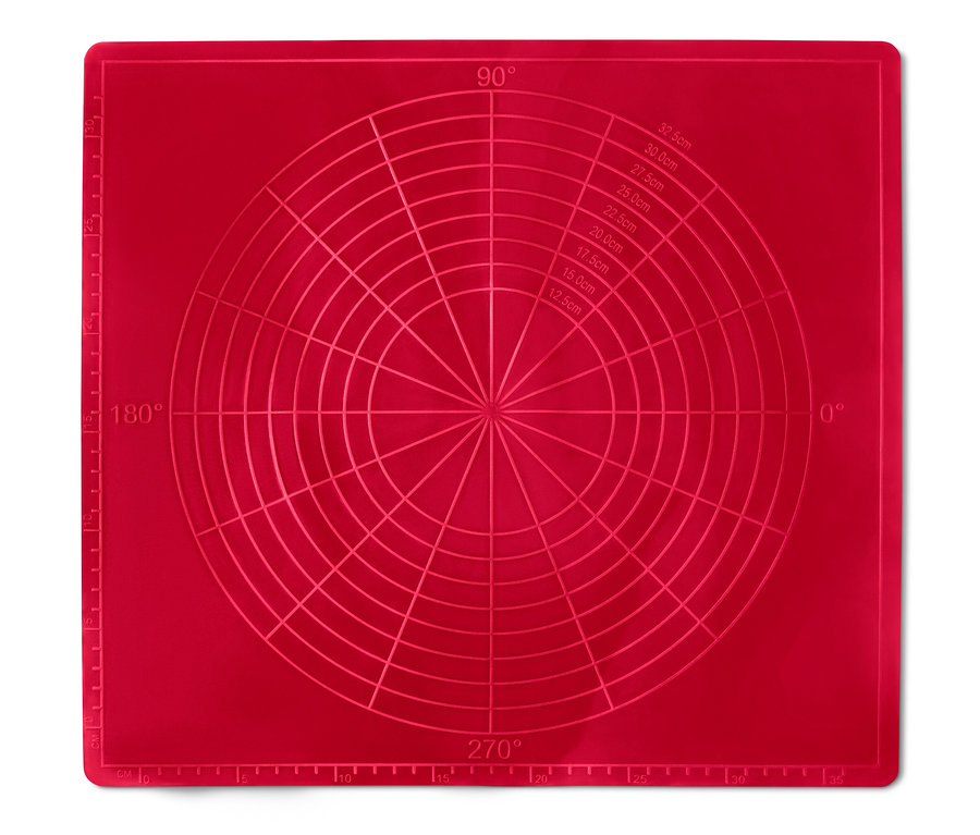 Eine rote Dauerbackmatte mit Winkel- und Zentimeterangaben.