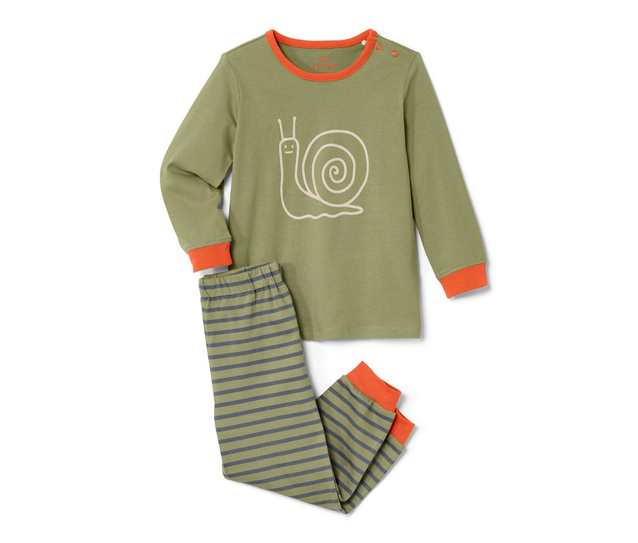 2 Kleinkinder-Pyjamas, blau gestreift und olivgrün. Das Pyjama-Oberteil hat einen Schneckenaufdruck.