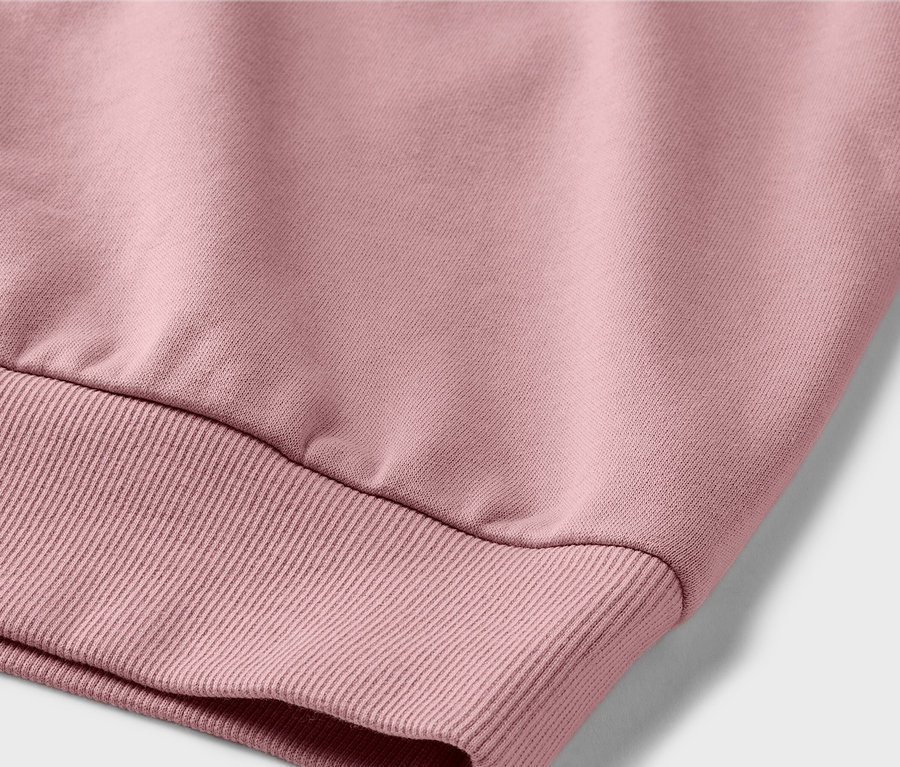 Detailaufnahme eines Kinder-Sweatshirts mit angerauter Innenseite.