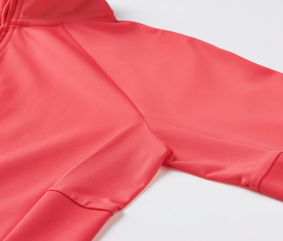 Detailaufnahme einer pinken Fahrrad-Funktionsjacke.