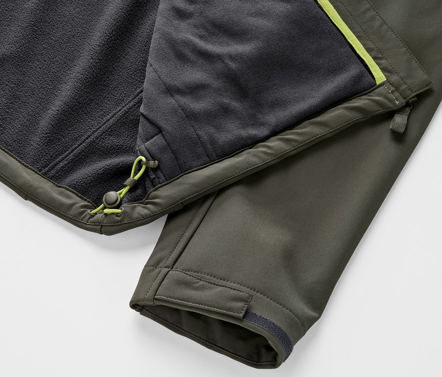 Detail einer Softshelljacke.