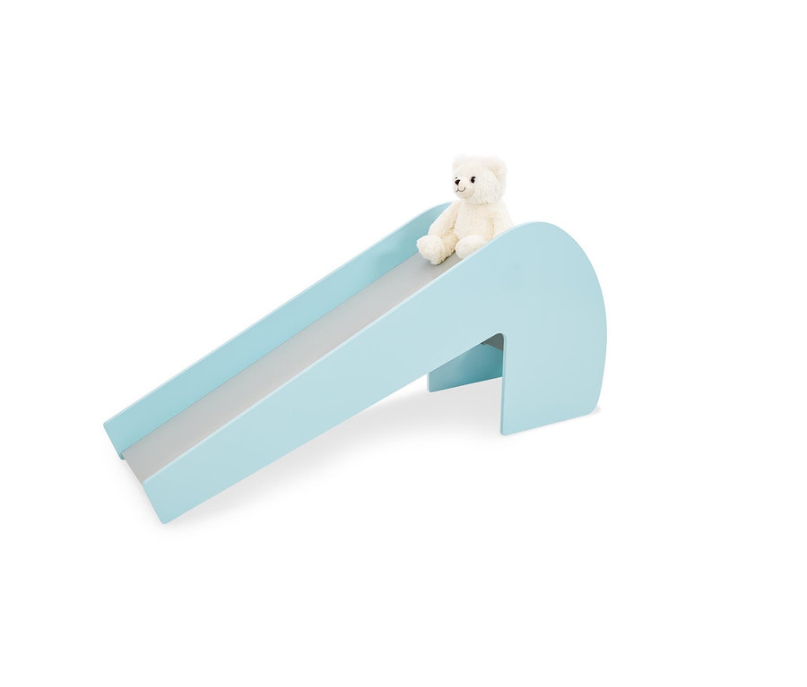 Ein Teddybär sitzt auf der Pinolino Indoor-Rutsche »Lotta« in Mintgrau.