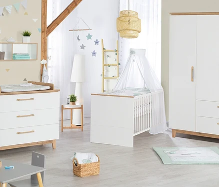 Kinderzimmer mit roba »Finn« Kinderzimmerset mit Bett, Wickelkommode und 3-türigem Schrank.