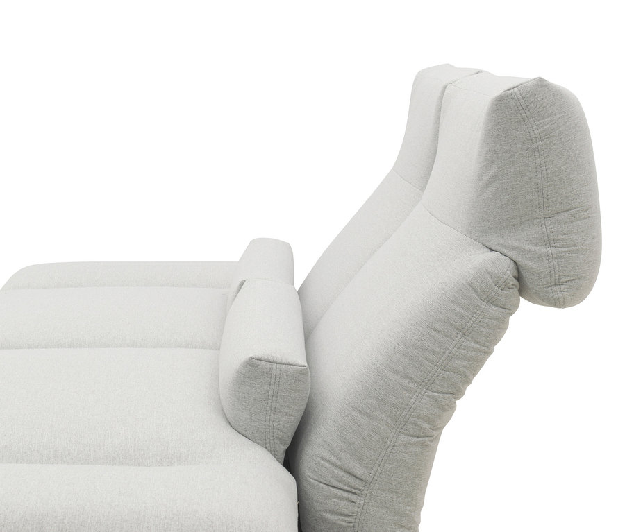 Detailansicht des silbernen, drehbaren 2-Sitzer-Sofas »FuAR« von DOMO.