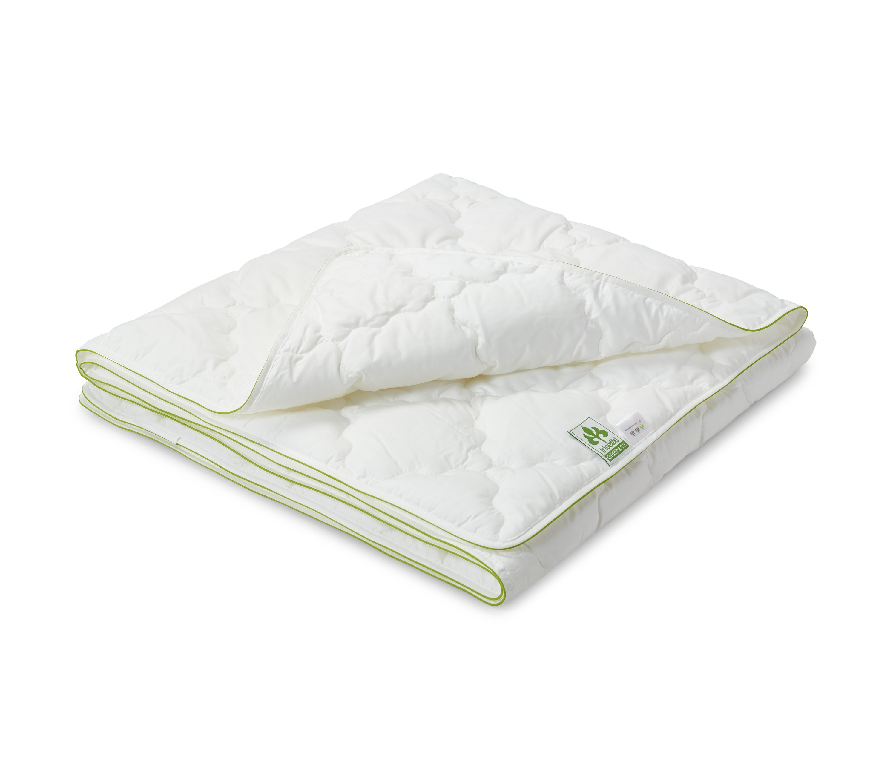 Gefaltete, weiße irisette® greenline Sommer-Steppdecke mit hellgrüner Bordüre.