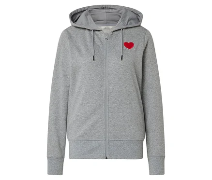 Graue Kapuzenjacke mit Reißverschluss und rotem Herz auf der Brust.