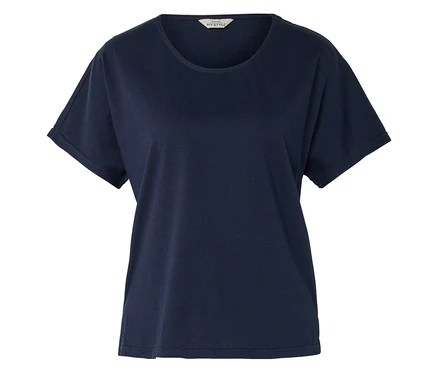 Dunkelblaues Shirt aus Leinenmix mit kurzen Ärmeln und Rundhalsausschnitt, flach liegend vor weißem Hintergrund.