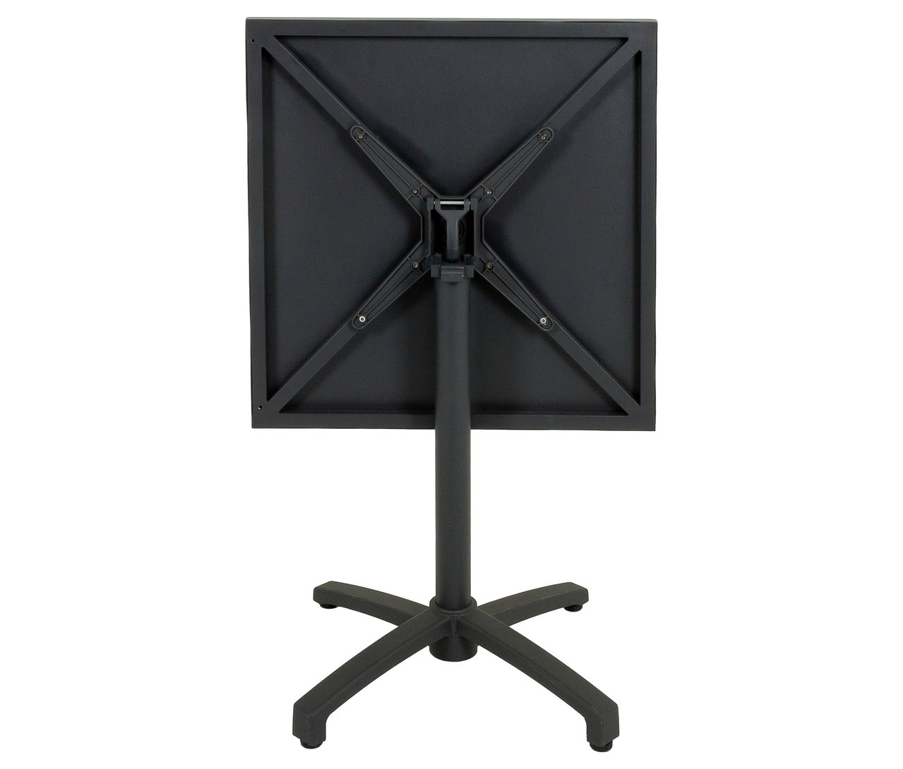 Von unten ist ein quadratischer, schwarzer Tisch mit einem einzelnen Bein und vier Füßen zu sehen.