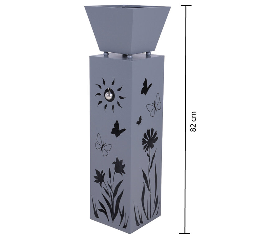 Graue Pflanzsäule mit quadratischem Pflanzgefäß und Ausschnitten von Sonne, Schmetterlingen und Blumen, Höhe 82 cm.