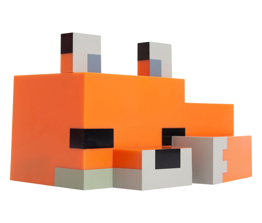 Nahaufnahme einer Minecraft-Fuchsfigur aus orangefarbenen, schwarzen, grauen und weißen Blöcken vor einem weißen Hintergrund.
