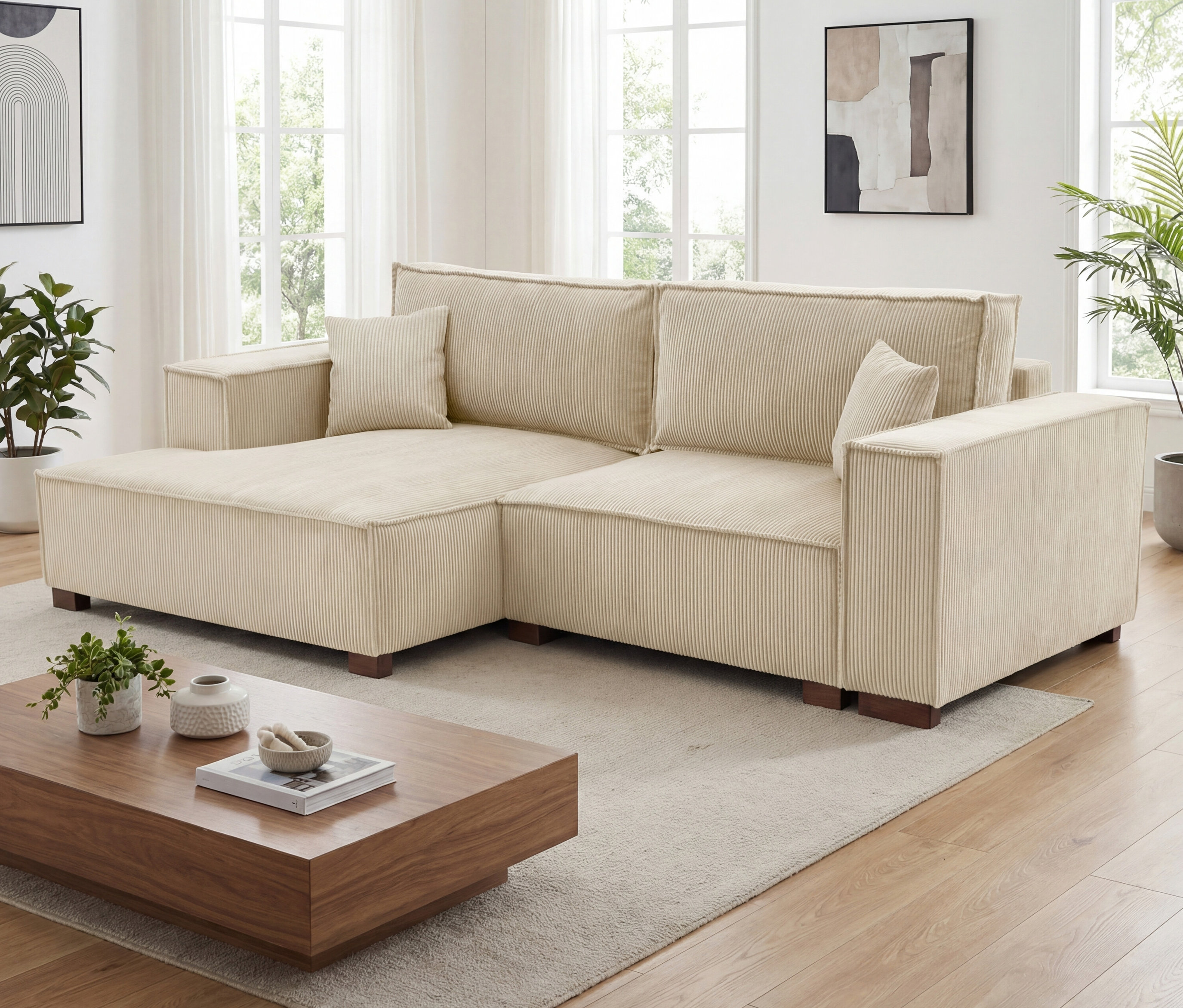 Cremefarbenes Sofa 2-Sitzer »Cumello« mit Auszugsbett rechts und Longchair links im Wohnzimmer.