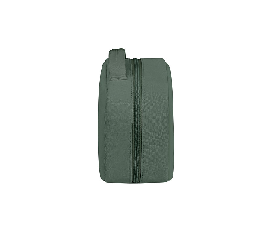 Dunkelgrüner Samsonite STACKD Toilet Kit Weekender, von der Seite gezeigt, mit Reißverschluss und Tragegriff.