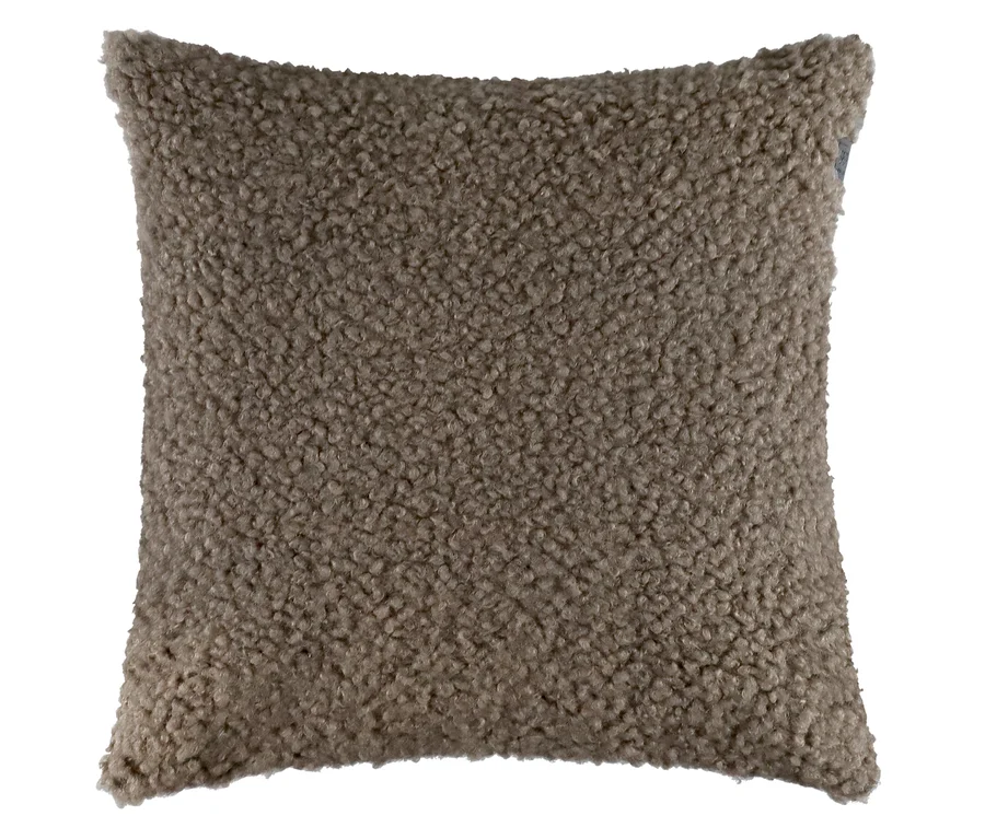Quadratischer SCHÖNER WOHNEN-Kollektion Dekokissenbezug »TEDDY« in Taupe mit flauschiger Textur.