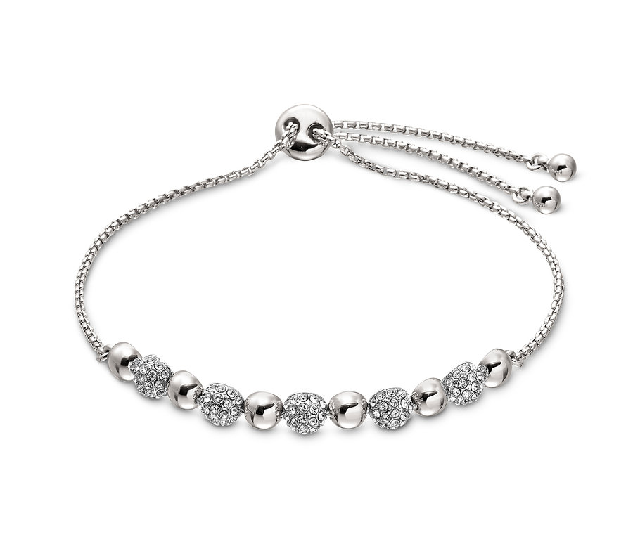 Silbernes Armband veredelt mit Kristallen von Swarovski® auf weißem Hintergrund.