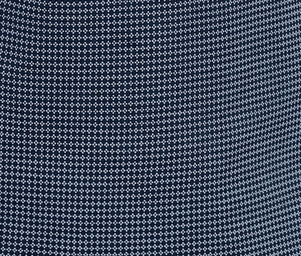 Nahaufnahme eines Shorty-Pyjamas mit kleinem Muster.