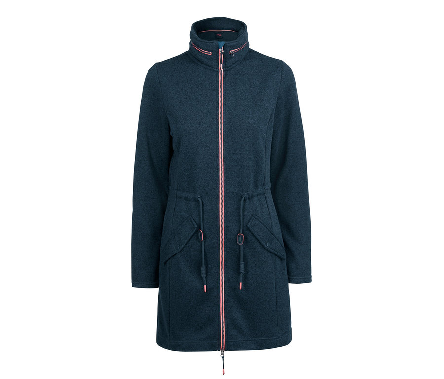 Ein marineblauer Strickfleece-Mantel mit Reißverschluss und Kordelzug in der Taille.