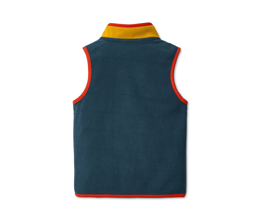 Blaue Fleeceweste aus recyceltem Material mit rotem Saum und gelbem Kragen.