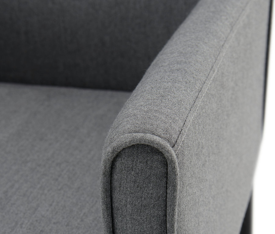 Detailansicht eines grauen Premium-Esssessels mit Sunbrella®-Stoff.