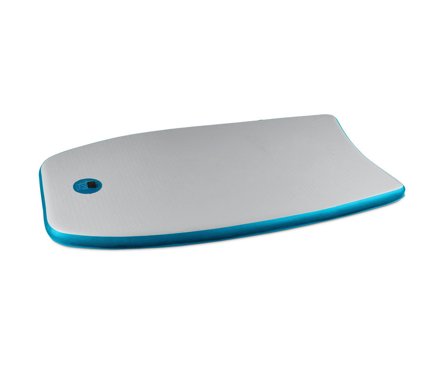 Nahaufnahme eines aufblasbaren Bodyboards mit blauen Rändern.