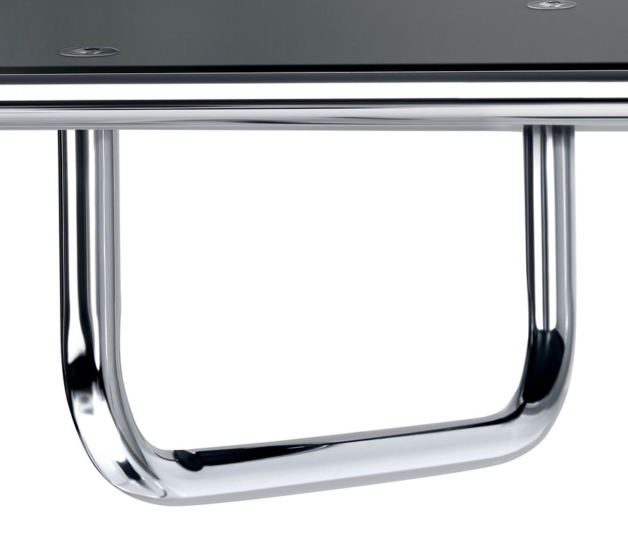 Detailansicht einer grauen Metall Garderobe »CN3« mit Klappfach.