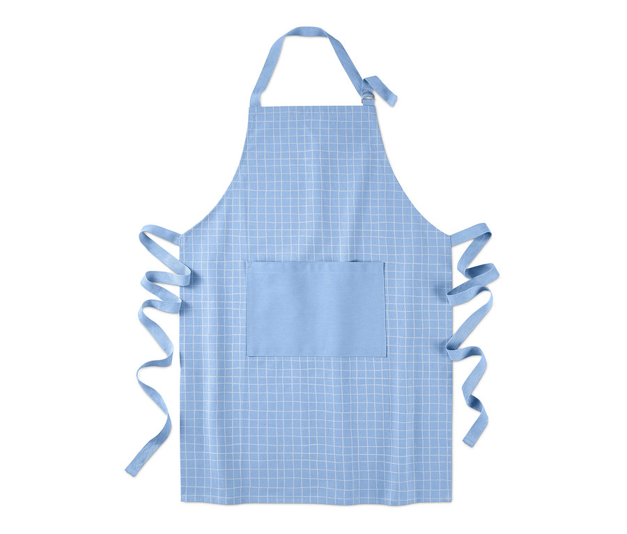 Eine blaue Küchenschürze mit weißem Karomuster und einer Tasche.
