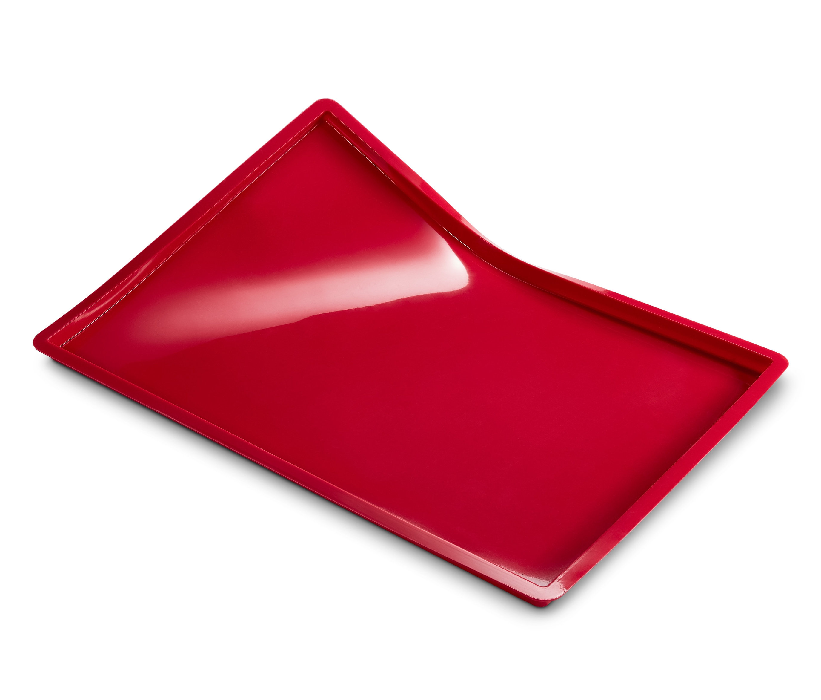 Eine rote Dauerbackmatte mit Rand liegt auf einem weißen Hintergrund.