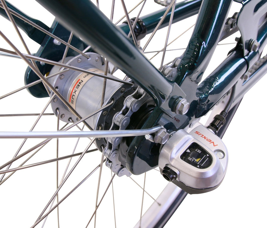 Detailaufnahme vom Hinterrad eines HAWK Bikes Cityrad »City Classic Joy British Green«.