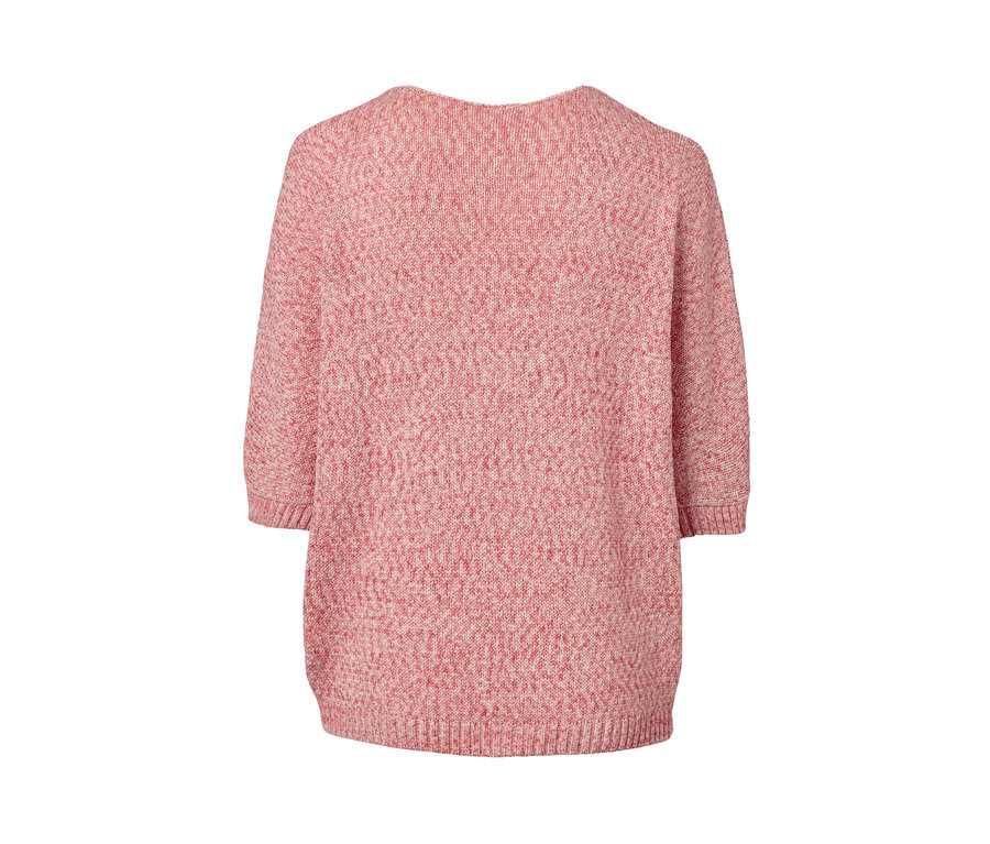 Detailansicht der Rückseite eines sommerlichen Strickpullovers aus Bändchengarn.