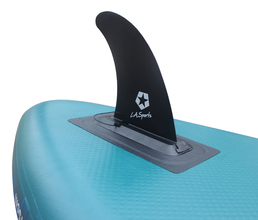 Detailaufnahme von einem blauen SUP-Board »Devil« mit schwarzer L.A. Sports-Finne.