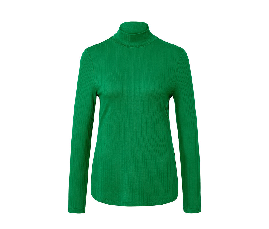 Grünes Langarmshirt.