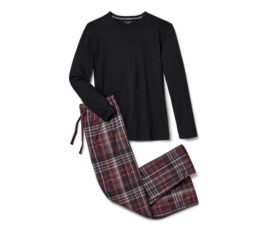 Schwarzer Pyjama mit karierter Hose.