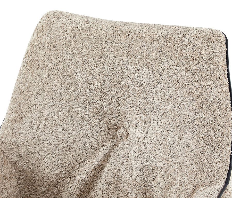 Nahaufnahme von Kayoom Armlehnenstuhl »Allie« in Beige.
